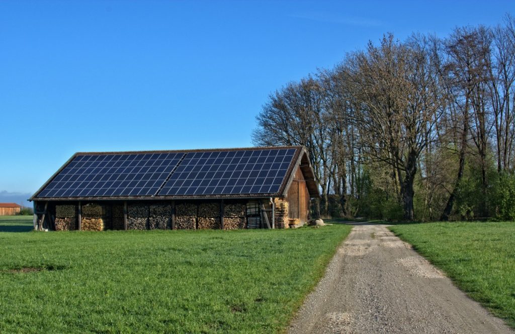 Construire un bâtiment photovoltaïque agricole : quel avantage ?